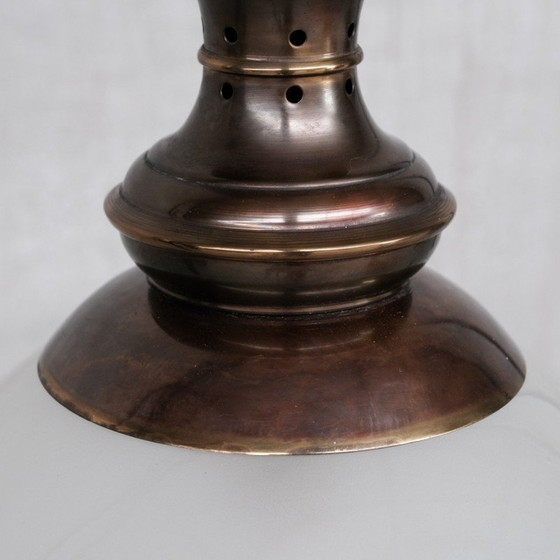 Image 1 of Lampada a sospensione vintage a sfera in ottone patinato e vetro inciso, Italia 1960