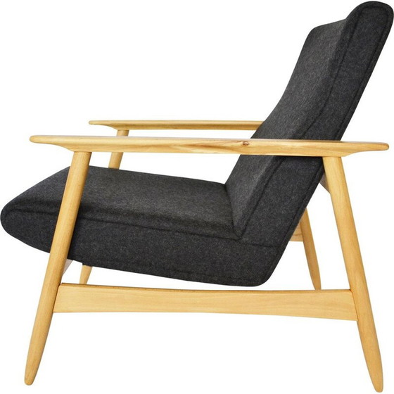 Image 1 of Vintage felt & beechwood Ąžuolas armchair by Valerija Ema Cukermanienė for Vilniaus Baldų Kombinatas, 1960s