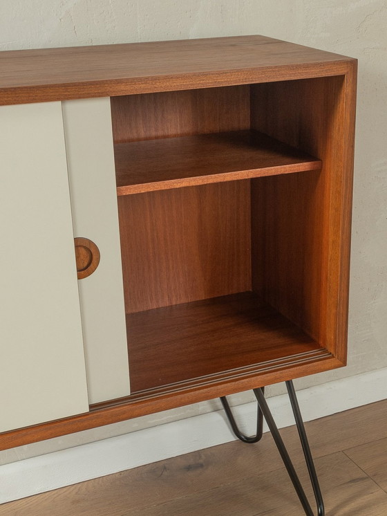 Image 1 of Cómoda de los años 60 con puertas correderas