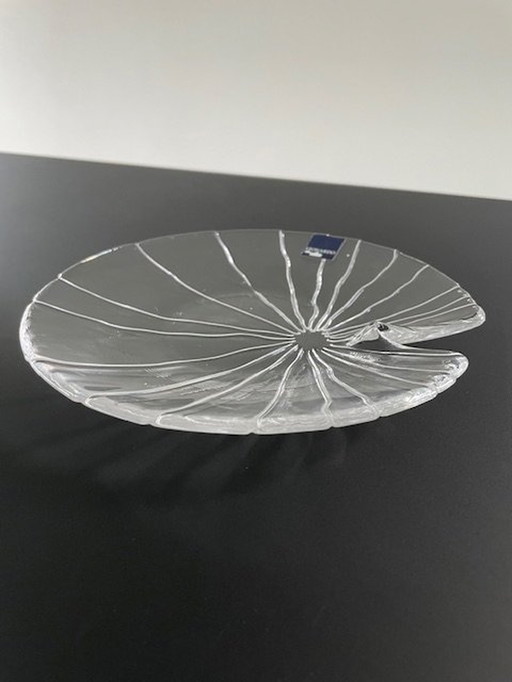 Leonardo Glass Serving Bowl In Leaf Shape