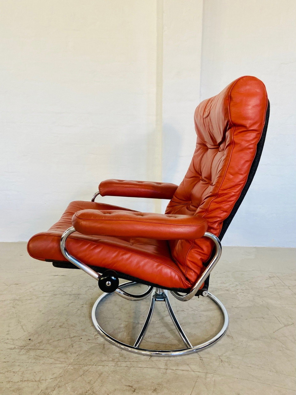 Vintage Retro Ekornes Stressless Reclining Lounge Chair Stool