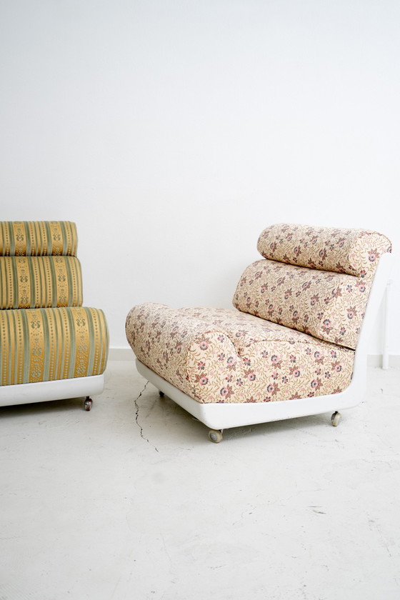 Image 1 of Lounge chair with floral print from the 1970s