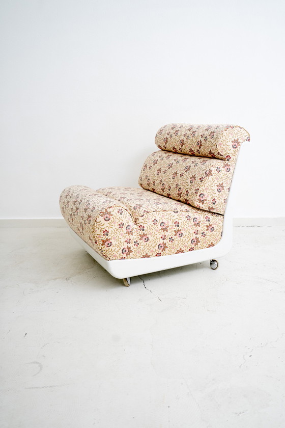 Image 1 of Lounge chair with floral print from the 1970s