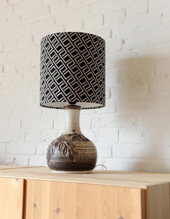 Image 1 of Pied de lampe vintage en céramique d'Axella avec nouvel abat-jour fait main avec impression graphique