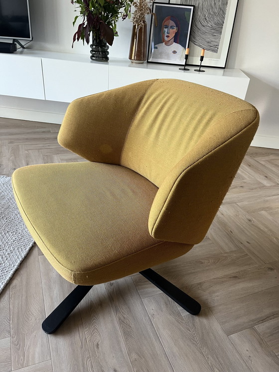 Image 1 of Montis Back Me Up Swivel Chair