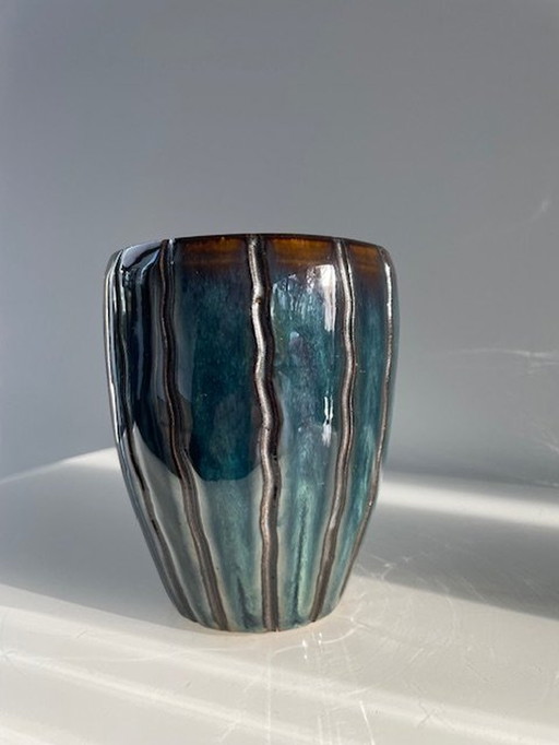 Modern Vase/Pot With Stripe Pattern And Oil/Petrol Glaze