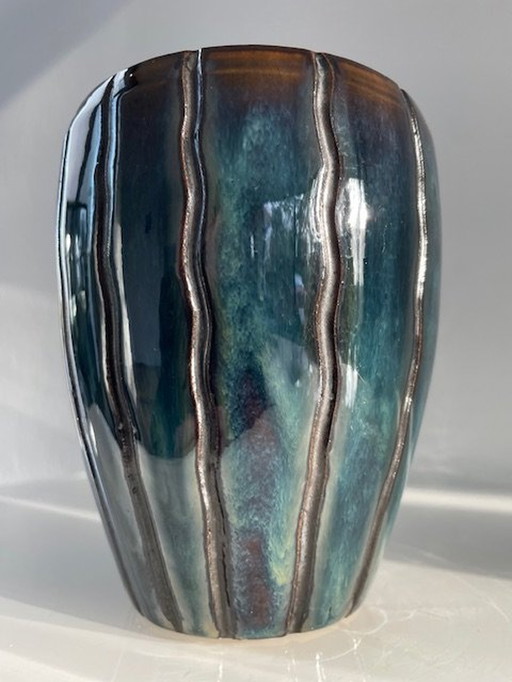 Modern Vase/Pot With Stripe Pattern And Oil/Petrol Glaze