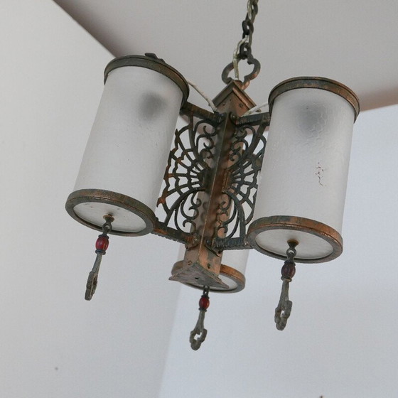 Image 1 of Vintage chandelier in frosted glass and patinated brass, England 1920