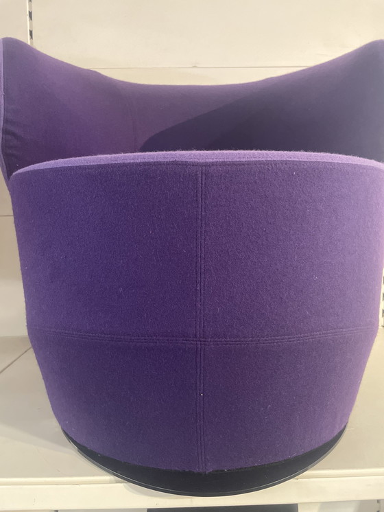 Image 1 of Fauteuil Triumph Design purple