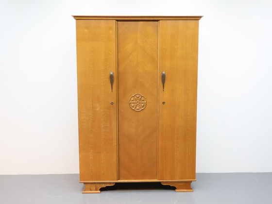 Image 1 of Armoire vintage 3 portes en chêne