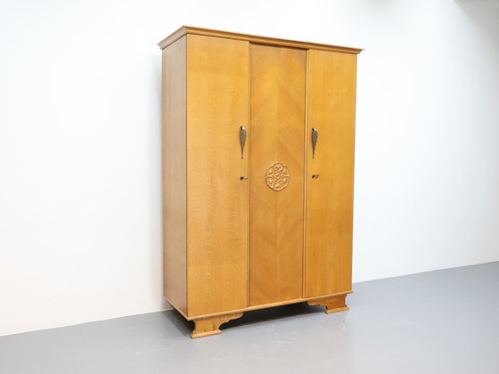 Image 1 of Armoire vintage 3 portes en chêne