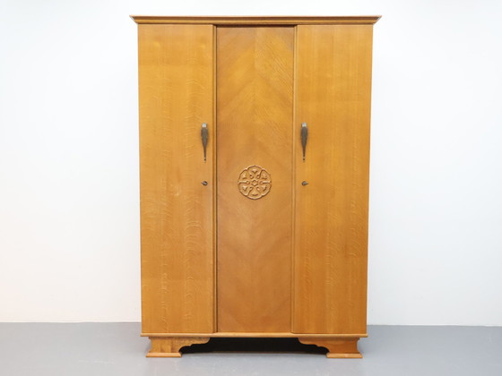 Image 1 of Armoire vintage 3 portes en chêne