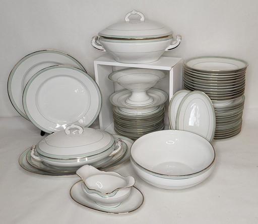 50 Piece Porcelain Dinner Service