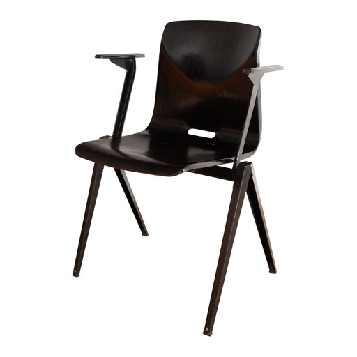 Model S22 industrial chair with armrests by Galvanitas