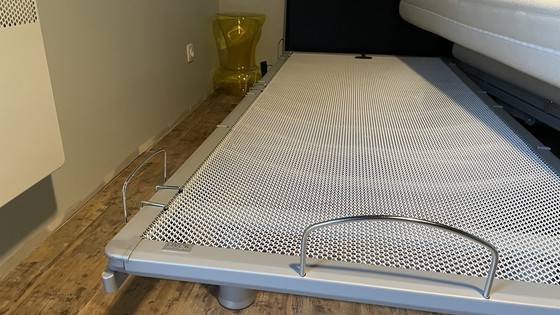 Image 1 of Complete Avek Silverline bed