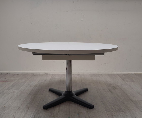 Image 1 of Table de salle à manger ronde extensible Pastoe