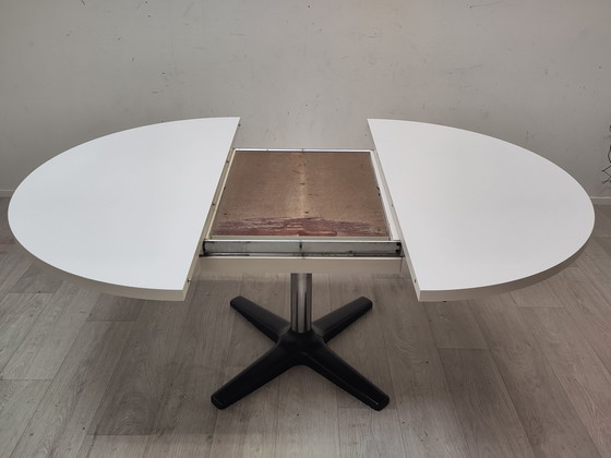 Image 1 of Table de salle à manger ronde extensible Pastoe