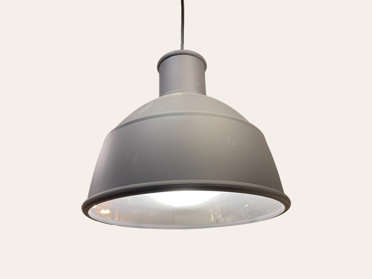 Muuto Unfold Anthracite | €120 | Whoppah