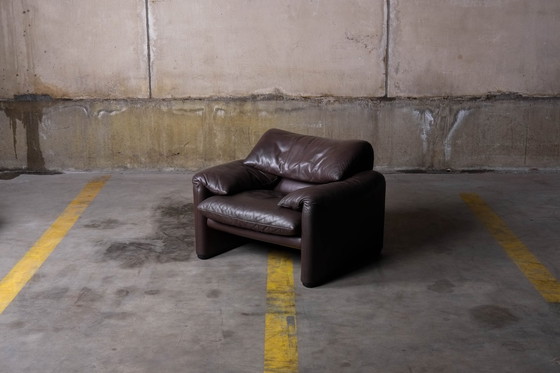 Image 1 of Cassina maralunga armchair by Vico Magistretti