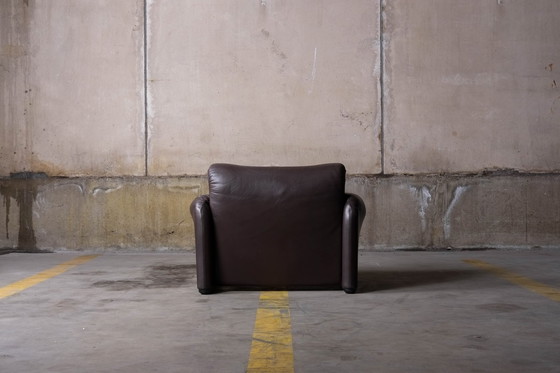 Image 1 of Cassina maralunga armchair by Vico Magistretti