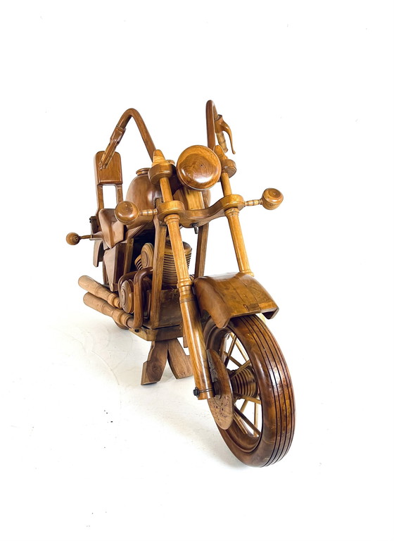 Image 1 of Harley Davidson '70 in teak massiccio 1:1