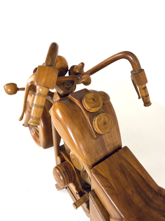 Image 1 of Harley Davidson '70 in teak massiccio 1:1