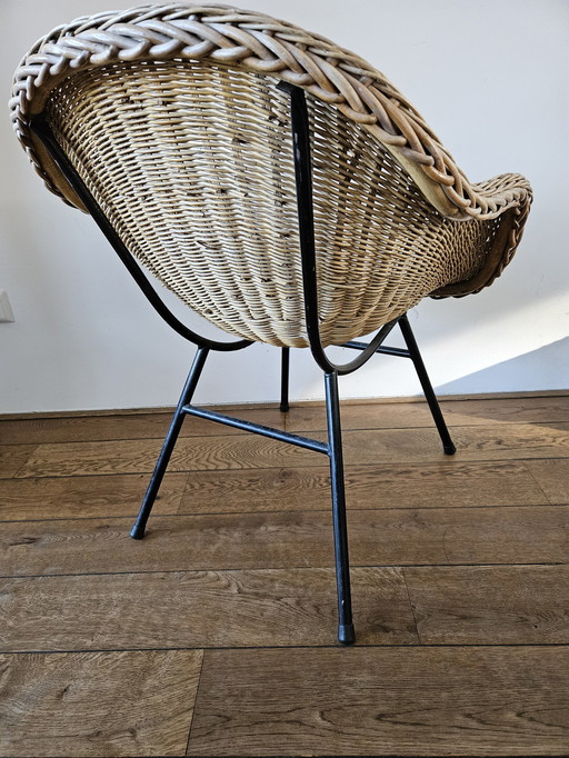 Vintage Wicker Chair