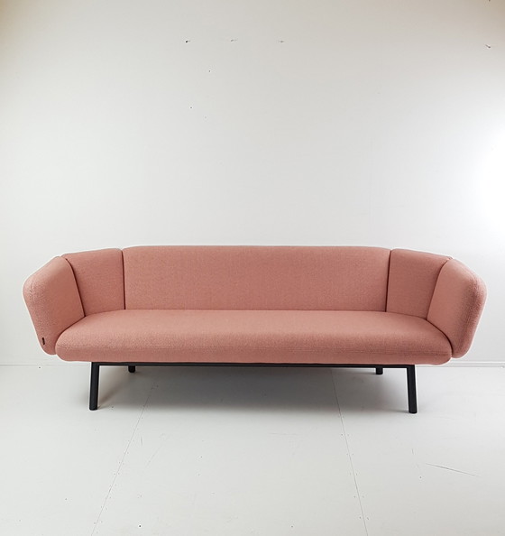 Image 1 of Artifort Bras sofa pink shift fabric