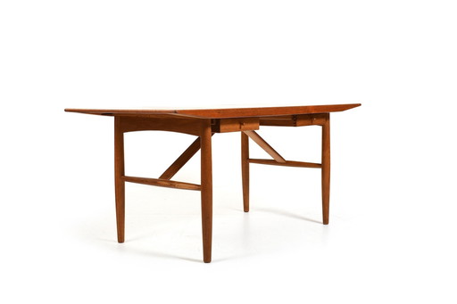 Fine Danish freestanding Desk in Teak and Oak 1960s