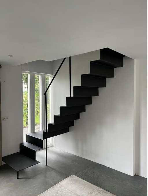 Floating Design Staircase