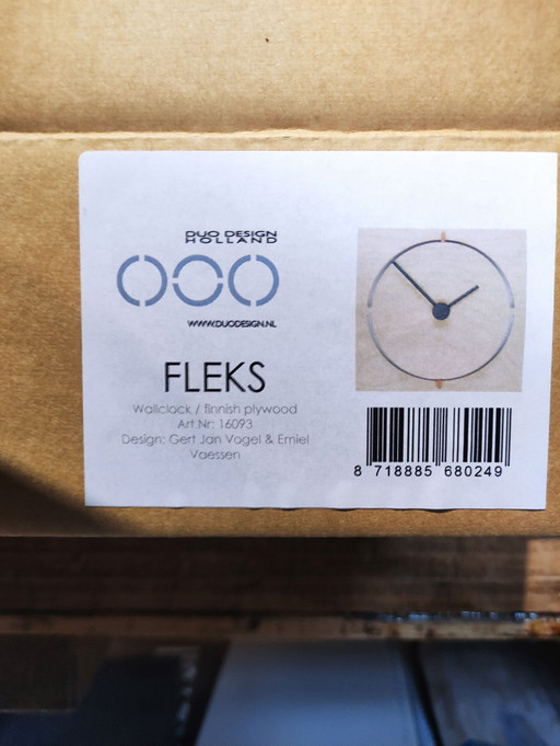 Fleks Wall Clock