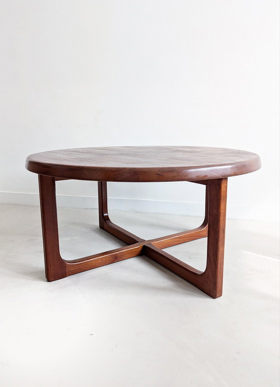 Image 1 of Round Midcentury Coffee Table By Niels Bach