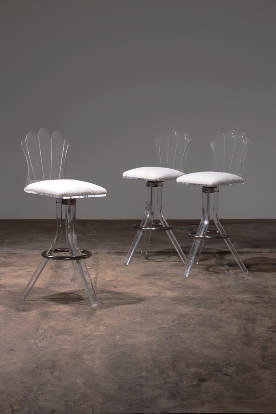 Image 1 of Tabourets de bar en plexiglas de lucite et tabourets de bar pivotants en chrome