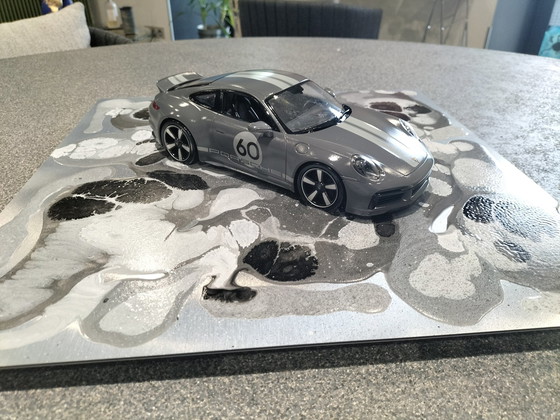 Image 1 of Table Porsche 911