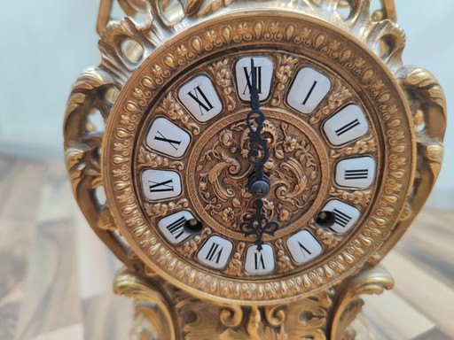 Massive, richly decorated mantel clock, brass, heirloom