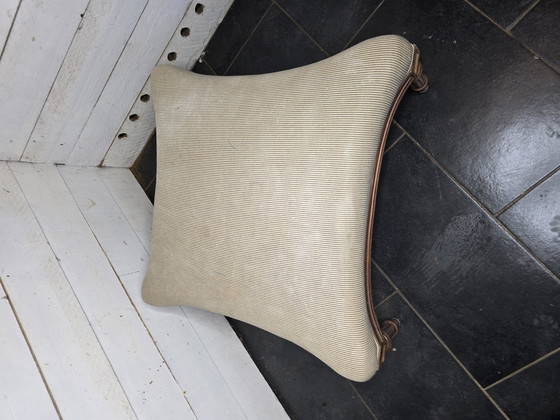 Image 1 of Reposapiés estilo Luis XVI