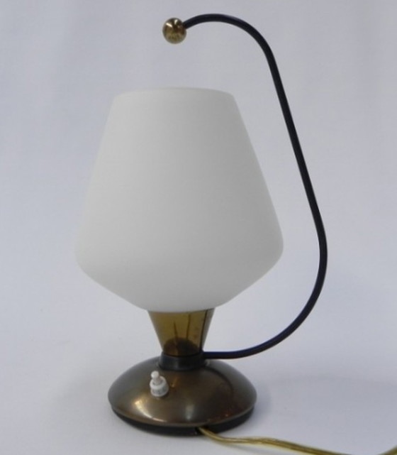 Image 1 of Lampada da scrivania vintage con paralume in vetro bianco