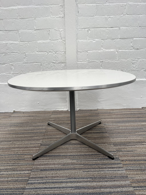 1X Frits Hansen Superculair Side Table