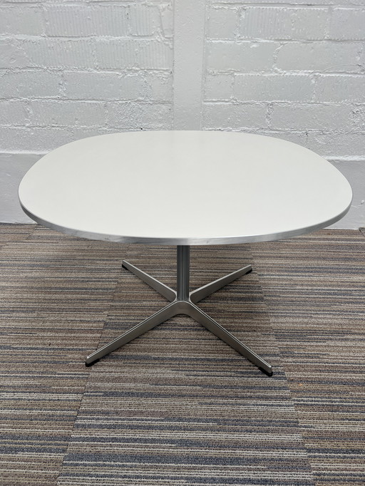 1X Frits Hansen Superculair Side Table