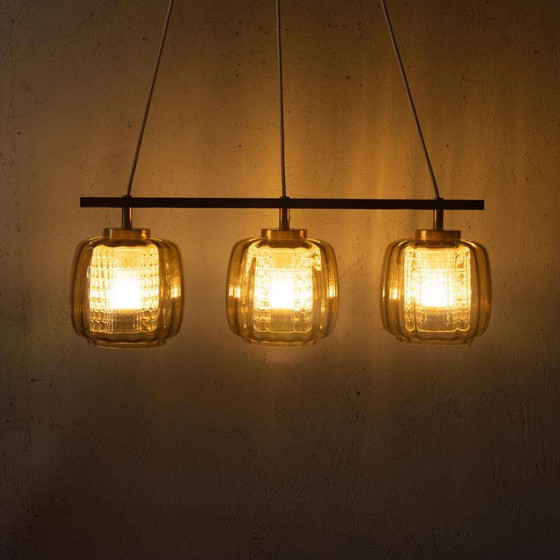 Image 1 of Lampe suspendue vintage en verre ambré Design suédois, Midmod Lampe en verre