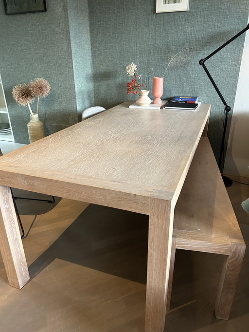 NewID dining table