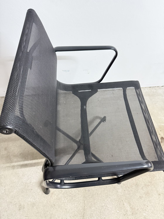 Image 1 of Vitra Eames Ea 108 Aluminum Chair Black 3/3 Top & Original