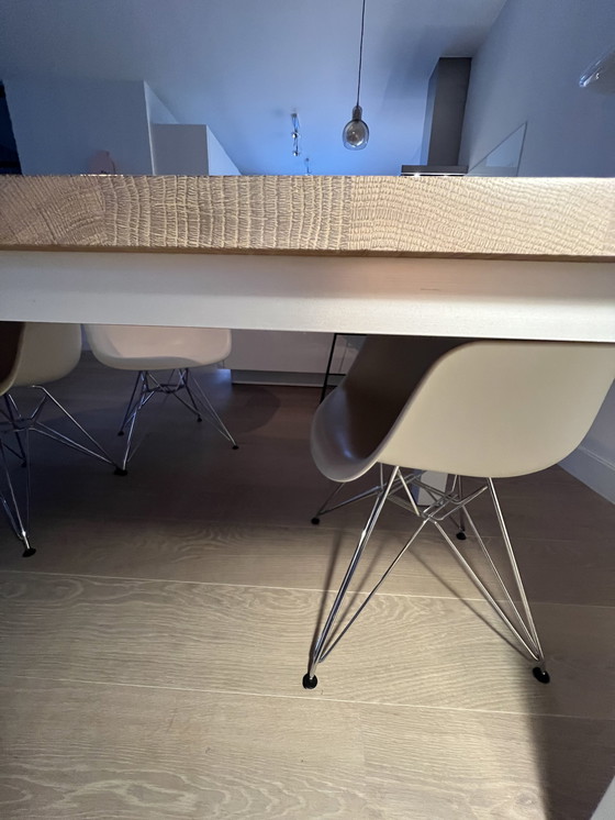 Image 1 of Leolux Dining Table