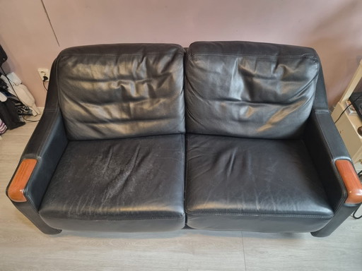 Genuine Leather 2 Person Sofa 1.60 By 1 Meter And 80Cm High