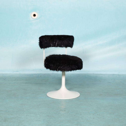 Space age design chair sixties, fluffy stool trumpet foot