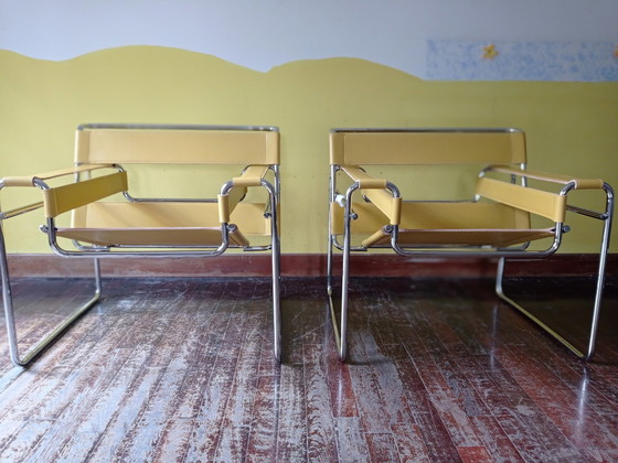 Image 1 of Knoll Wassily B3 2 New-Unused Amber Leather Armchairs By Marcel Breuer