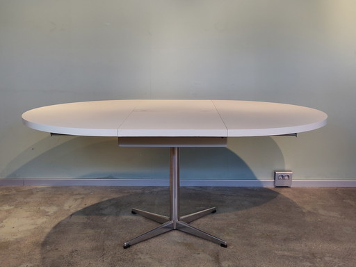 Pastoe Vintage Round Extendable Dining Table