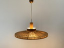 Lampe suspendue design en raphia et noyer Temde Swiss
