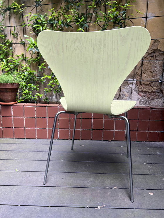 Image 1 of 3x chaise papillon Arne Jacobsen