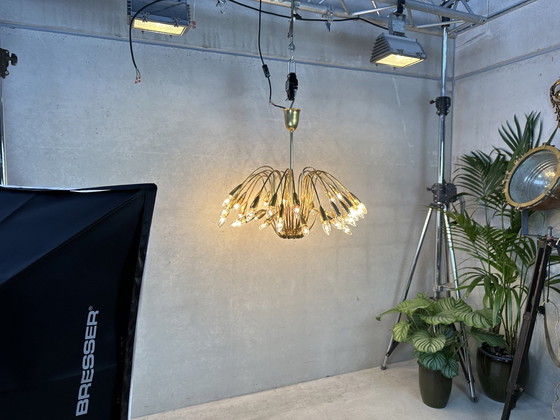 Image 1 of Lampadario Sputnik italiano in ottone d'epoca